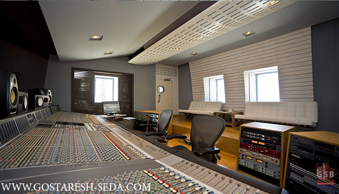 طراحی فضای داخلی و خارجی استودیو صدا